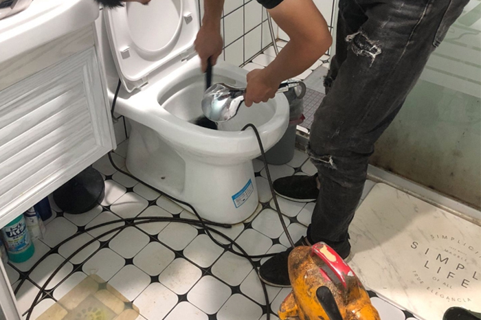 佛子山镇疏通下水道